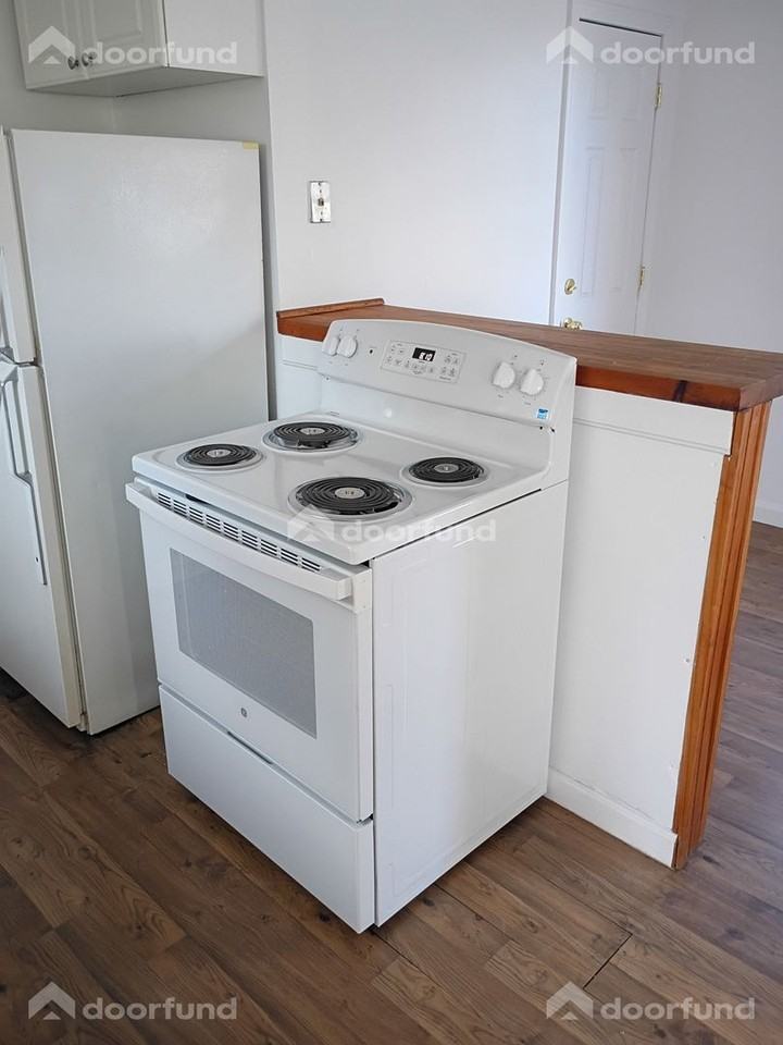 50 Summer St #1R - Photo 4 of 6