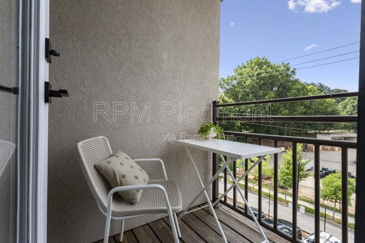 174 Chester Ave Se #50 - Photo 5 of 32