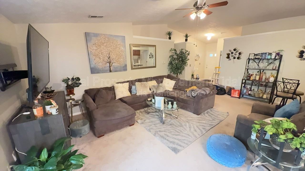 467 Springmont Ct - Photo 5 of 15