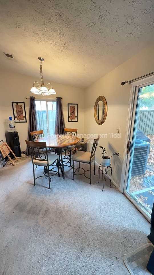 467 Springmont Ct - Photo 7 of 15