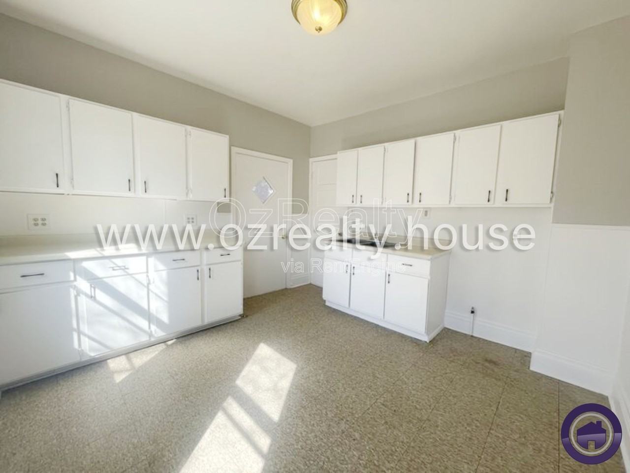 1031 N Michigan St - Photo 6 of 18