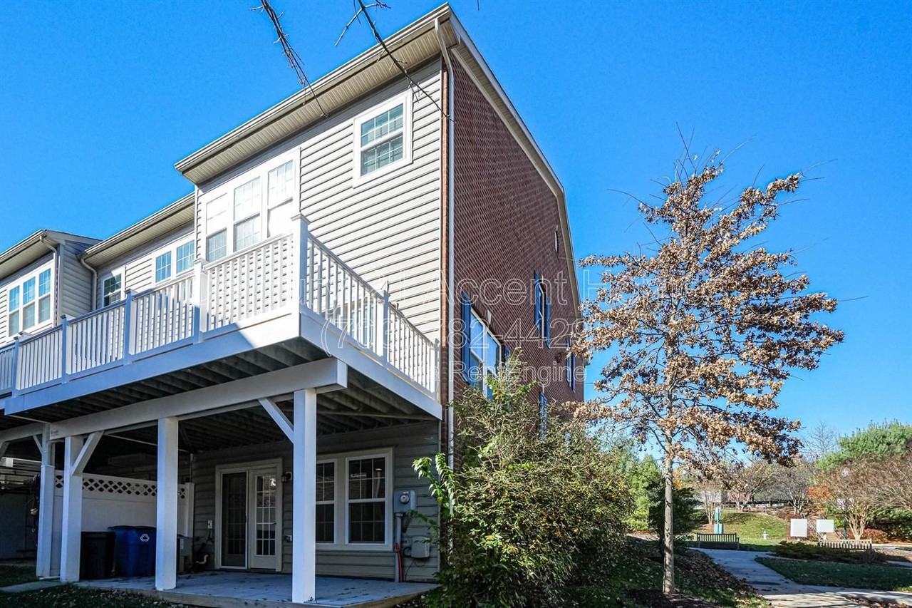 23515 Forest Haven Way - Photo 3 of 50