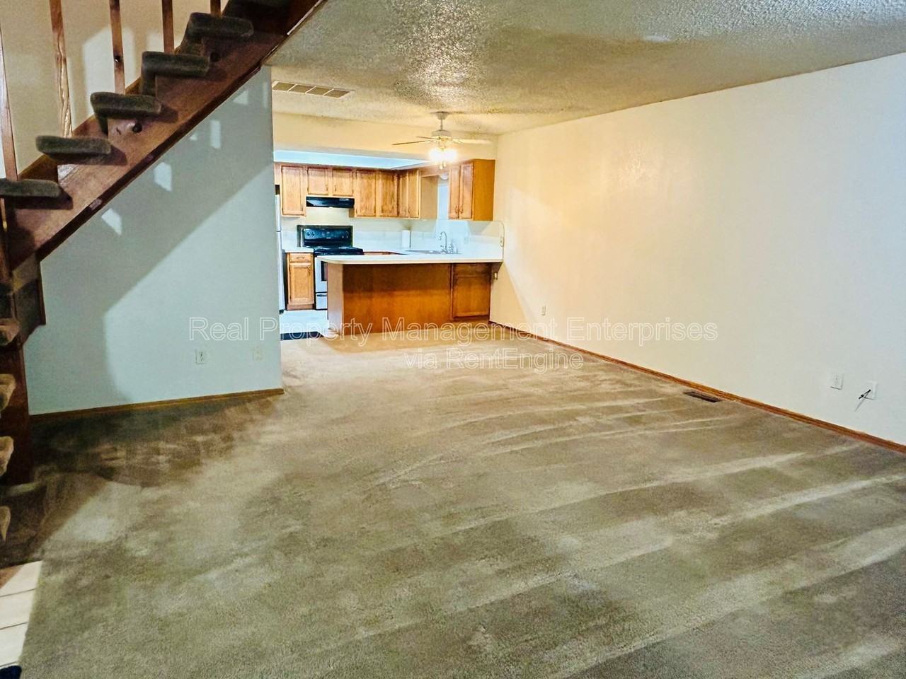 14011 Fairhill Ave - Photo 5 of 30