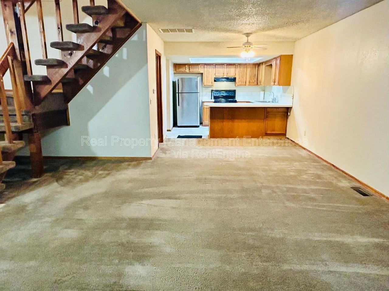 14011 Fairhill Ave - Photo 6 of 30