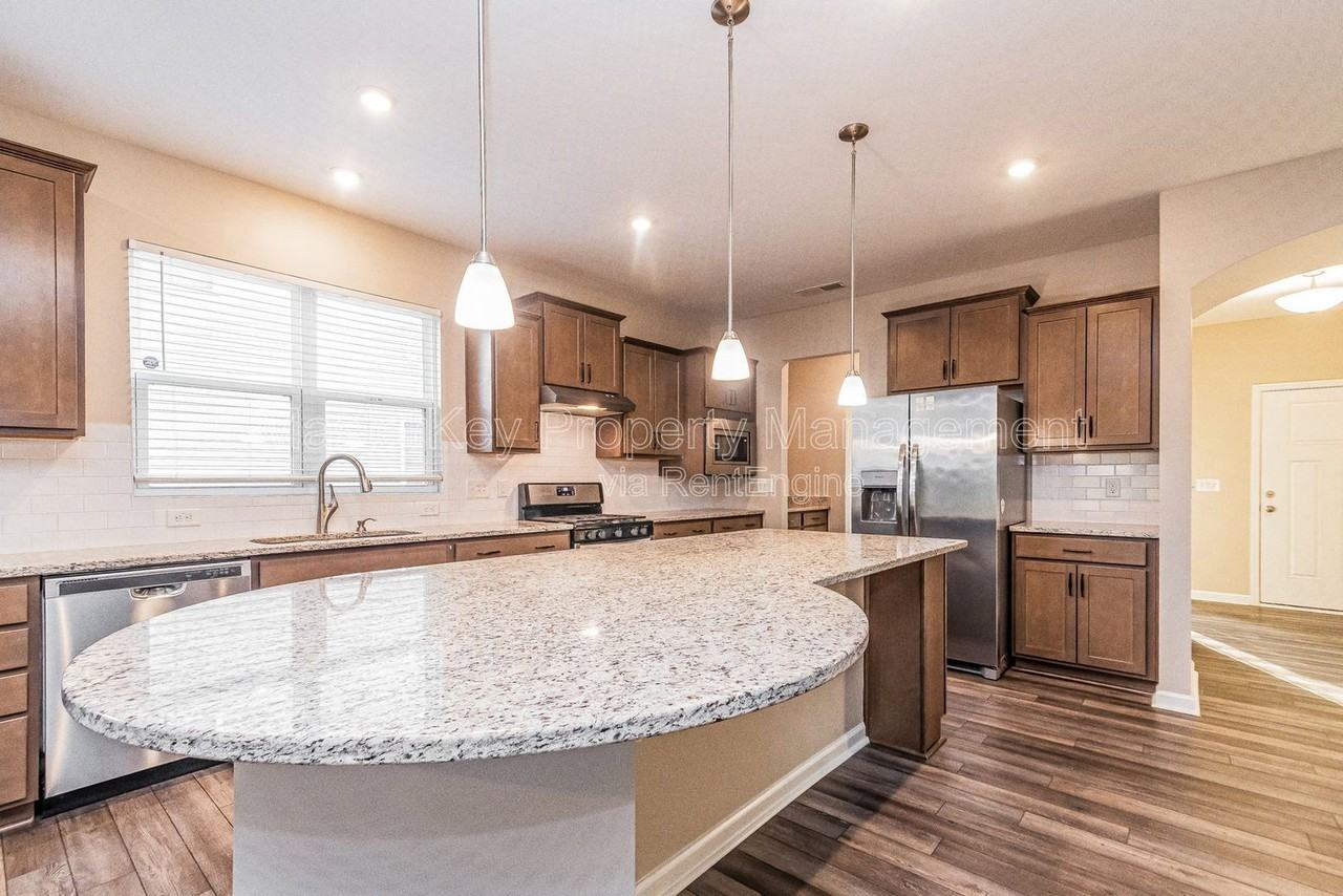 1242 Flyfish Ave - Photo 5 of 32