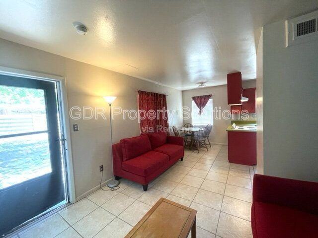 2530 Veranda Rd Nw #C - Photo 3 of 35