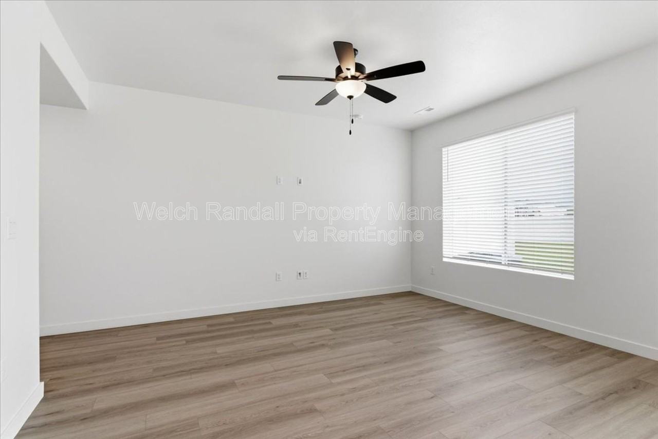 3668 S 4525 W - Photo 7 of 33