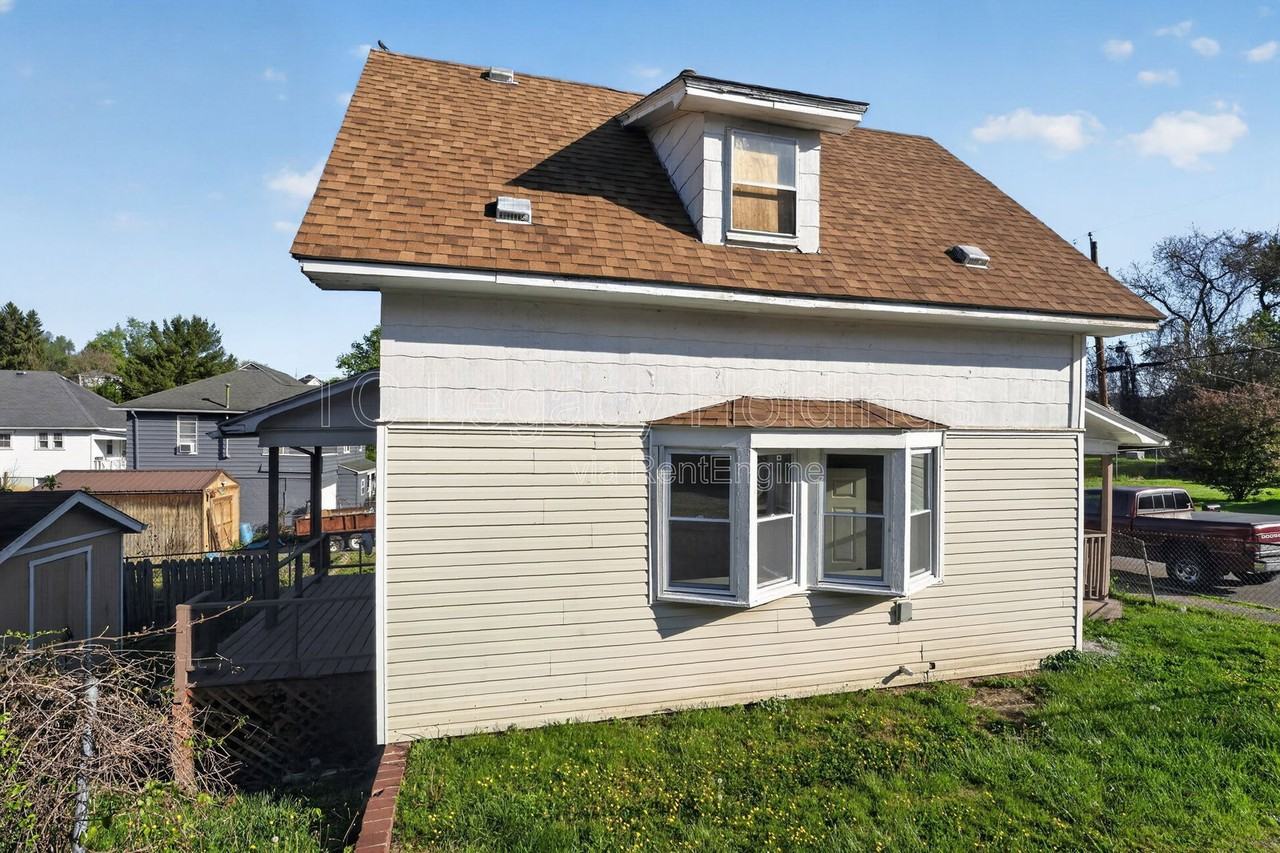 139 Martin St - Photo 5 of 31