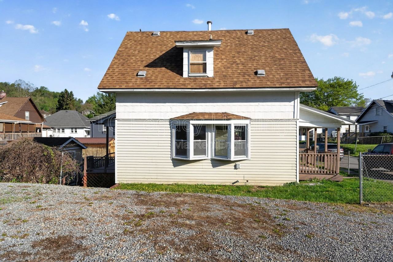 139 Martin St - Photo 6 of 31