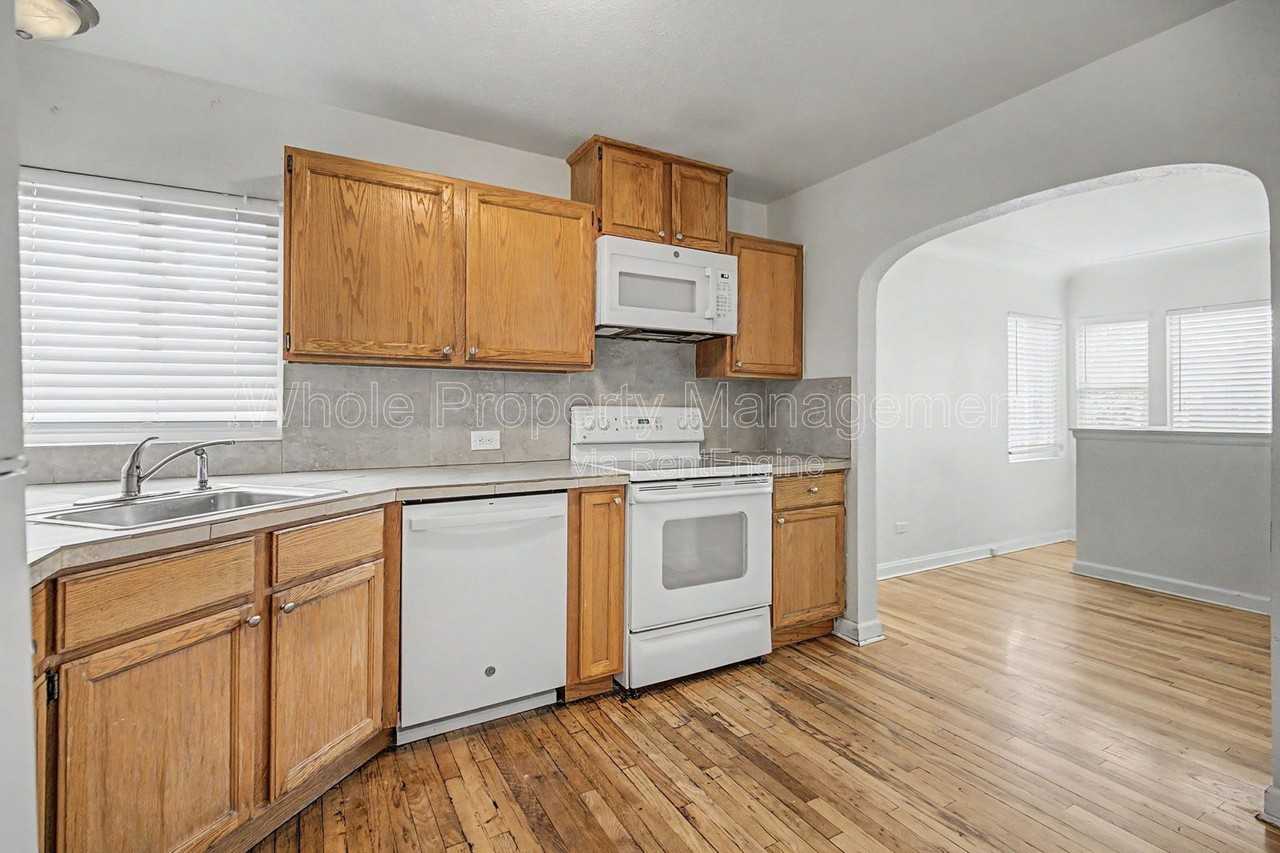 2705 W Park Pl - Photo 7 of 28