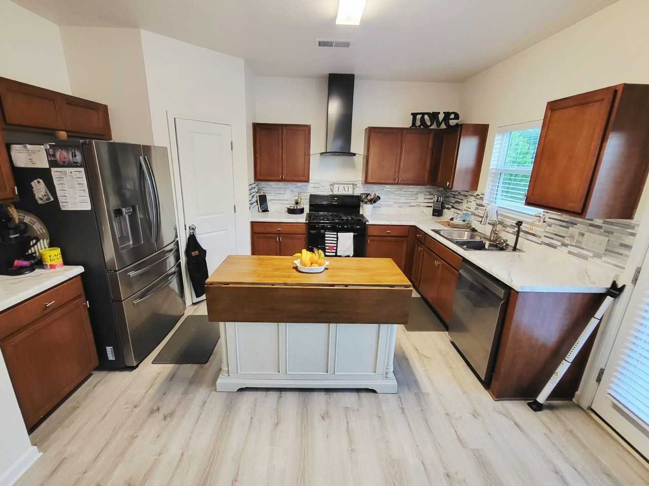 366 Crandon Rd - Photo 6 of 25