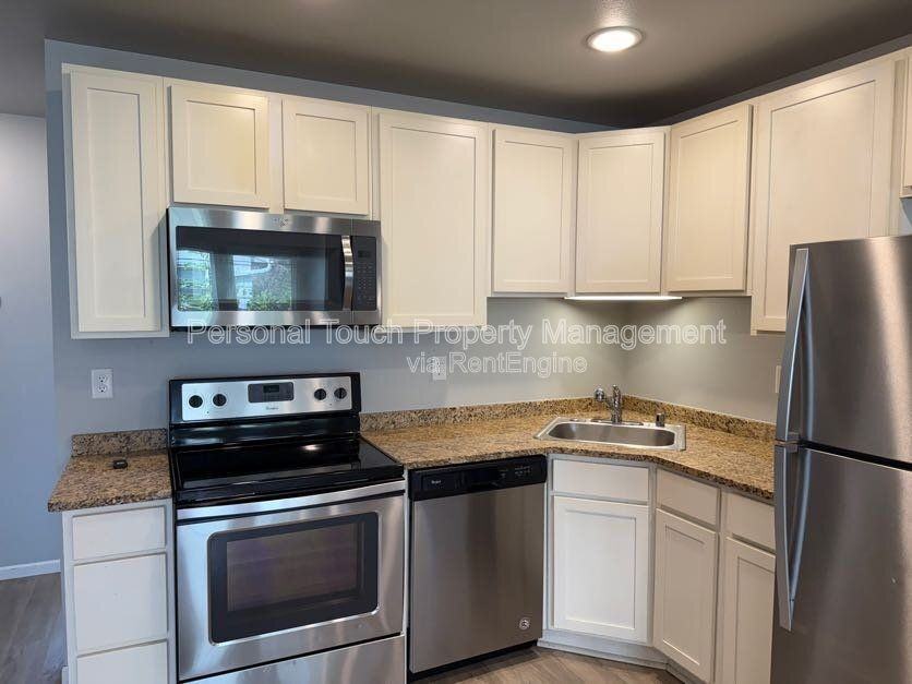 802 7th Ave S #2 - Photo 4 of 21