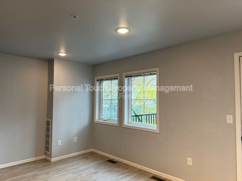 802 7th Ave S #2 - Photo 5 of 21