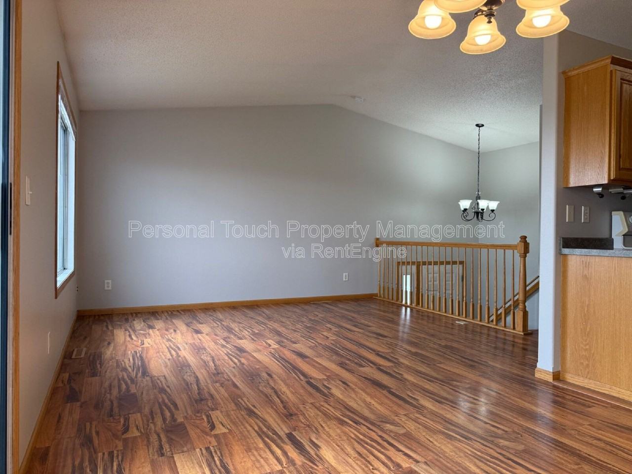 1143 39th Ave S - Photo 5 of 47