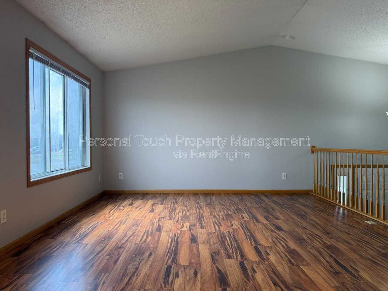 1143 39th Ave S - Photo 6 of 47