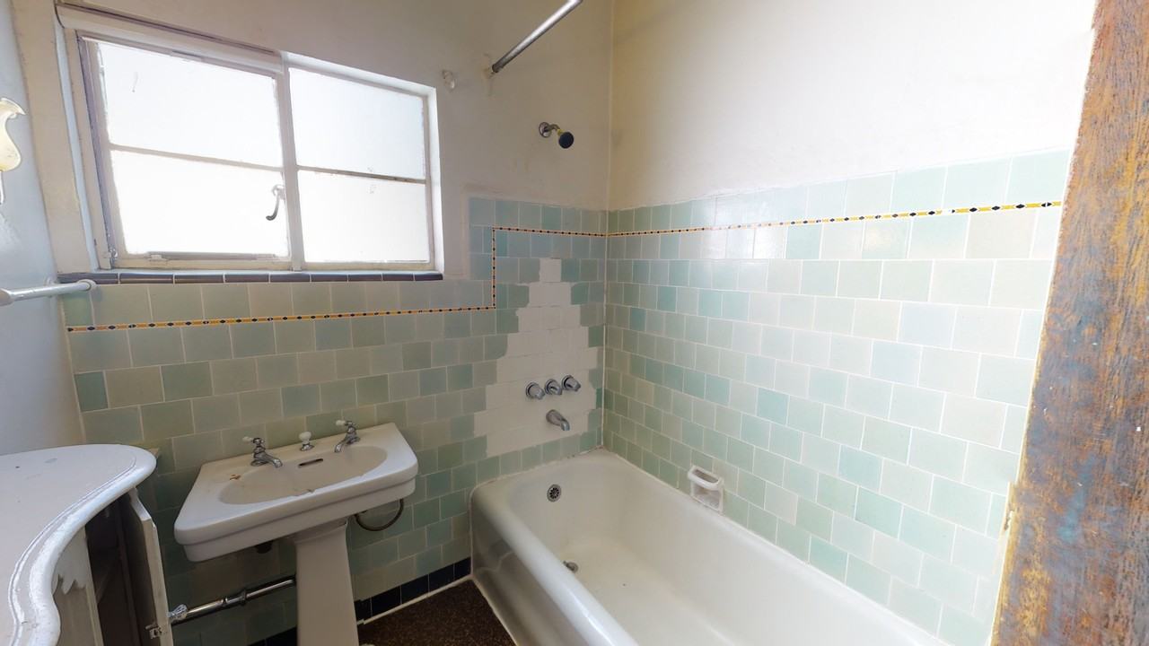 2363 Le Conte Avenue - Photo 6 of 18