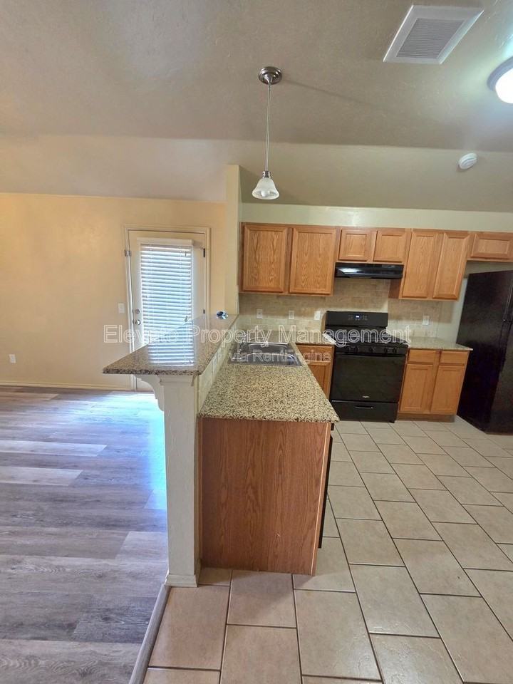 922 W Prairie Wind Way - Photo 4 of 14