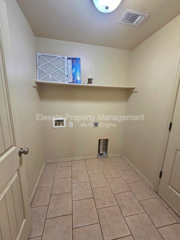 922 W Prairie Wind Way - Photo 6 of 14