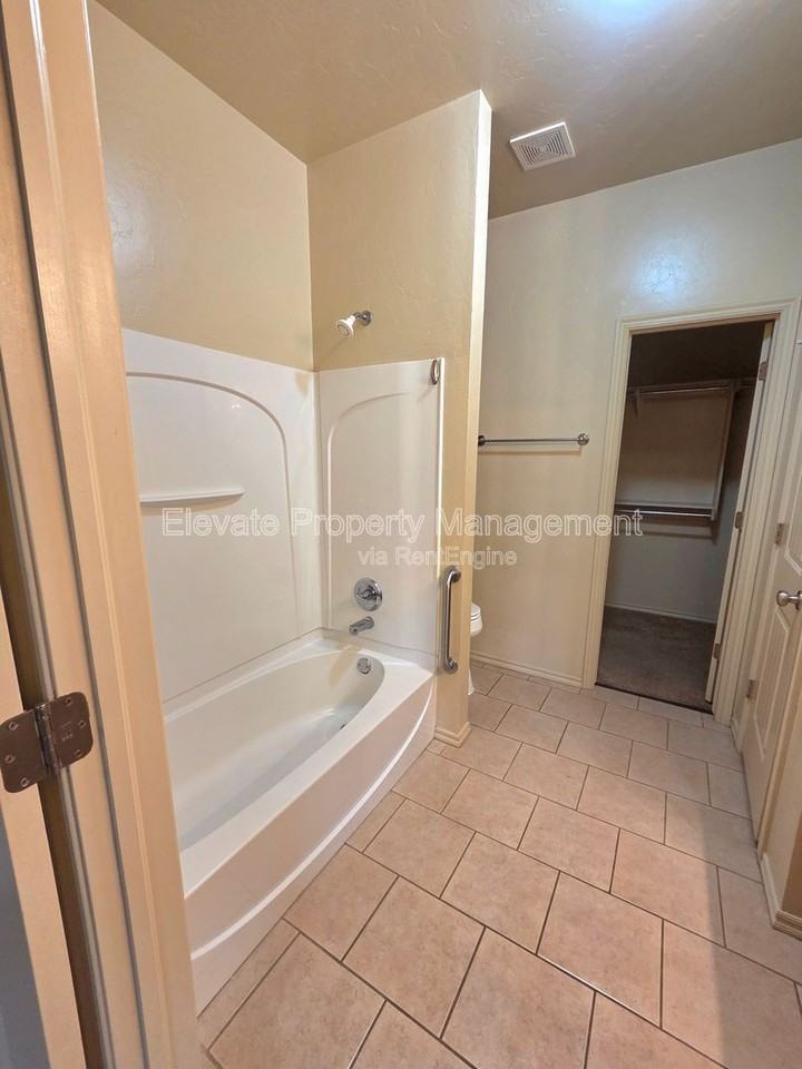 922 W Prairie Wind Way - Photo 7 of 14