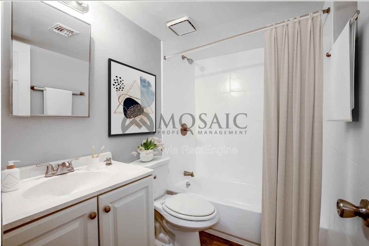 2925 N Greenfield Rd #420 - Photo 7 of 11