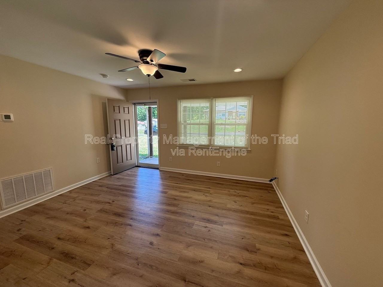 5208 Larkspur Dr - Photo 2 of 17