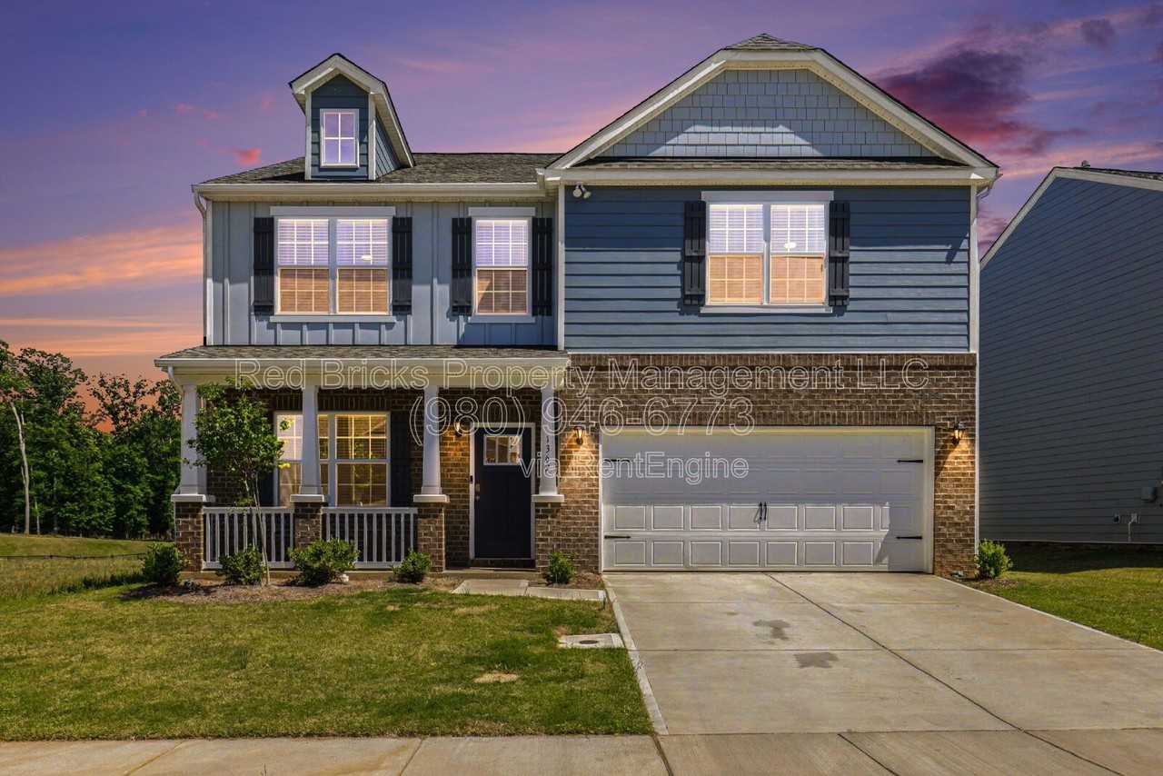 1362 Secrest Commons Dr - Photo 2 of 36