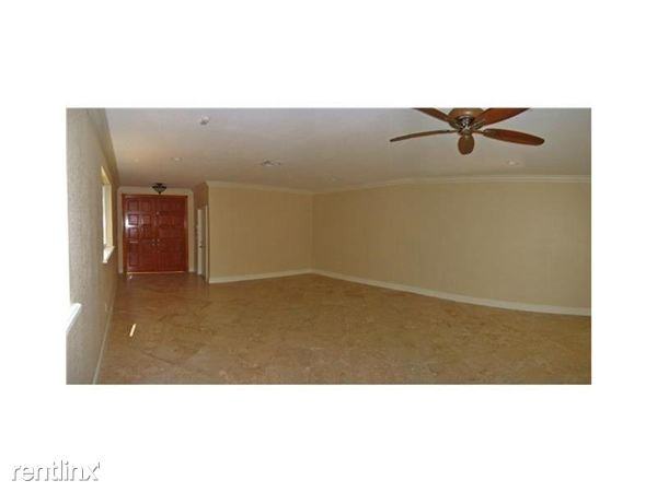 3210 Matilda St - Photo 3 of 11