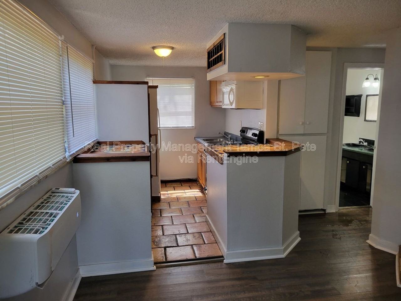 643 Wisteria Ct #D - Photo 6 of 19