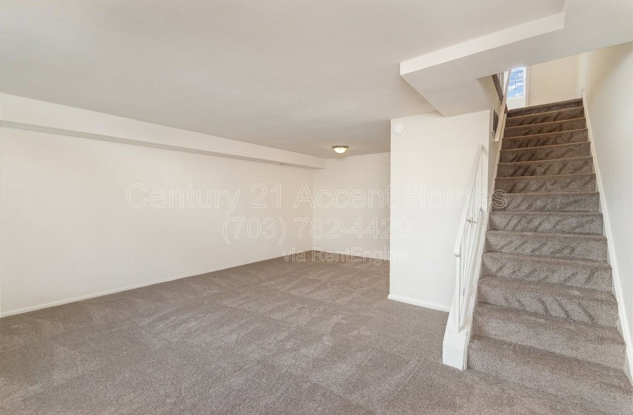 3822 Keller Ave - Photo 3 of 50