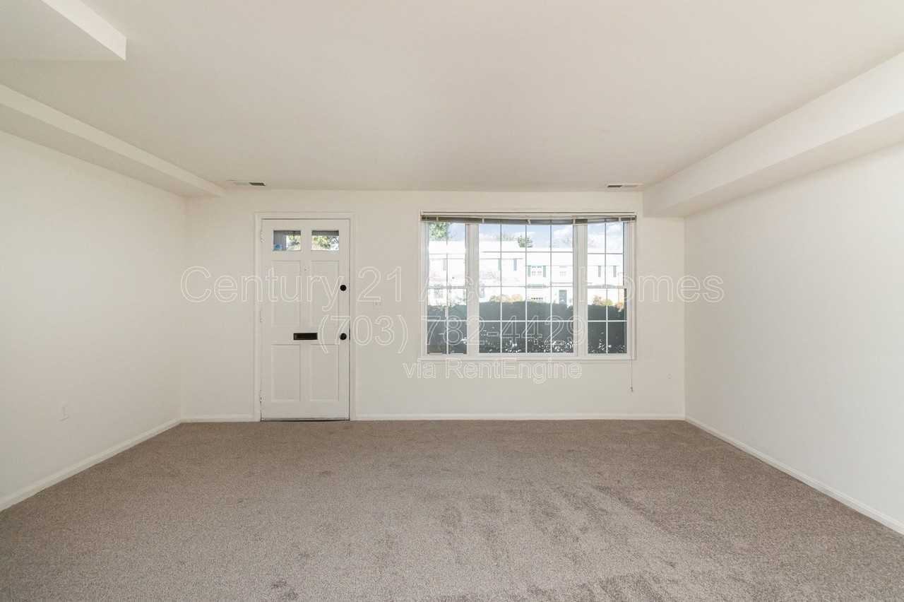 3822 Keller Ave - Photo 7 of 50