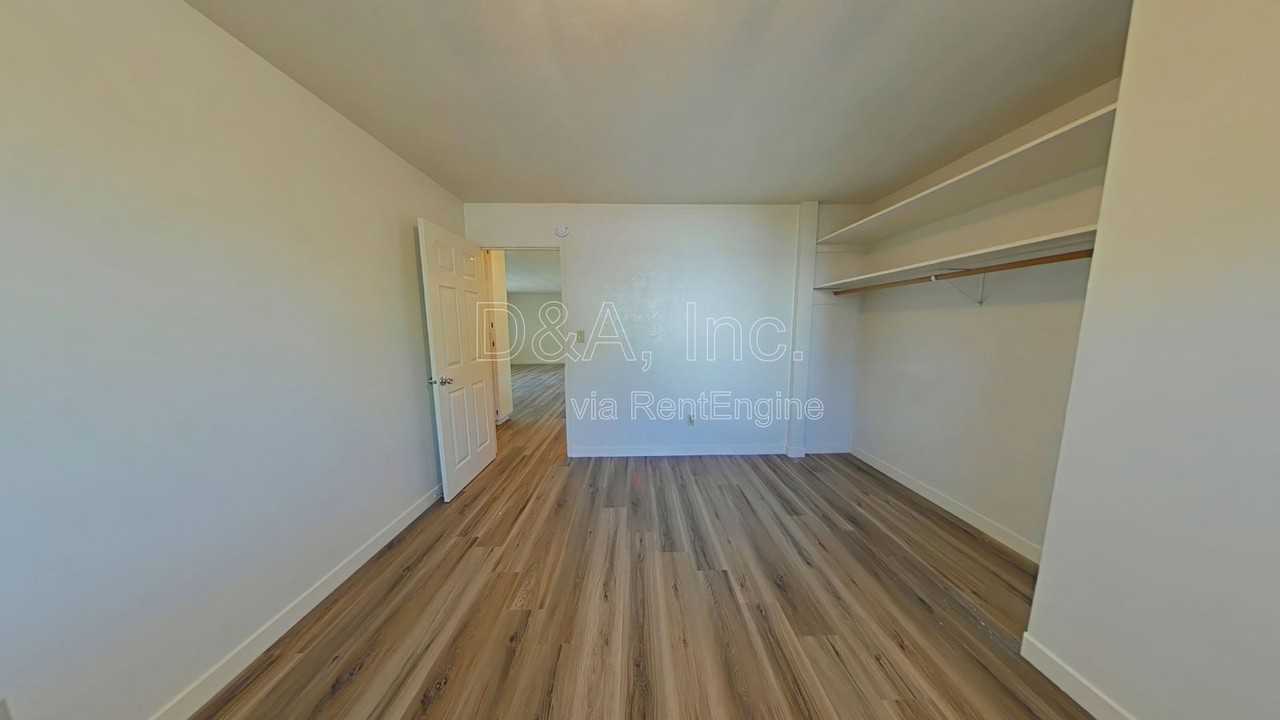 770 Nw 11th St - Photo 6 of 9