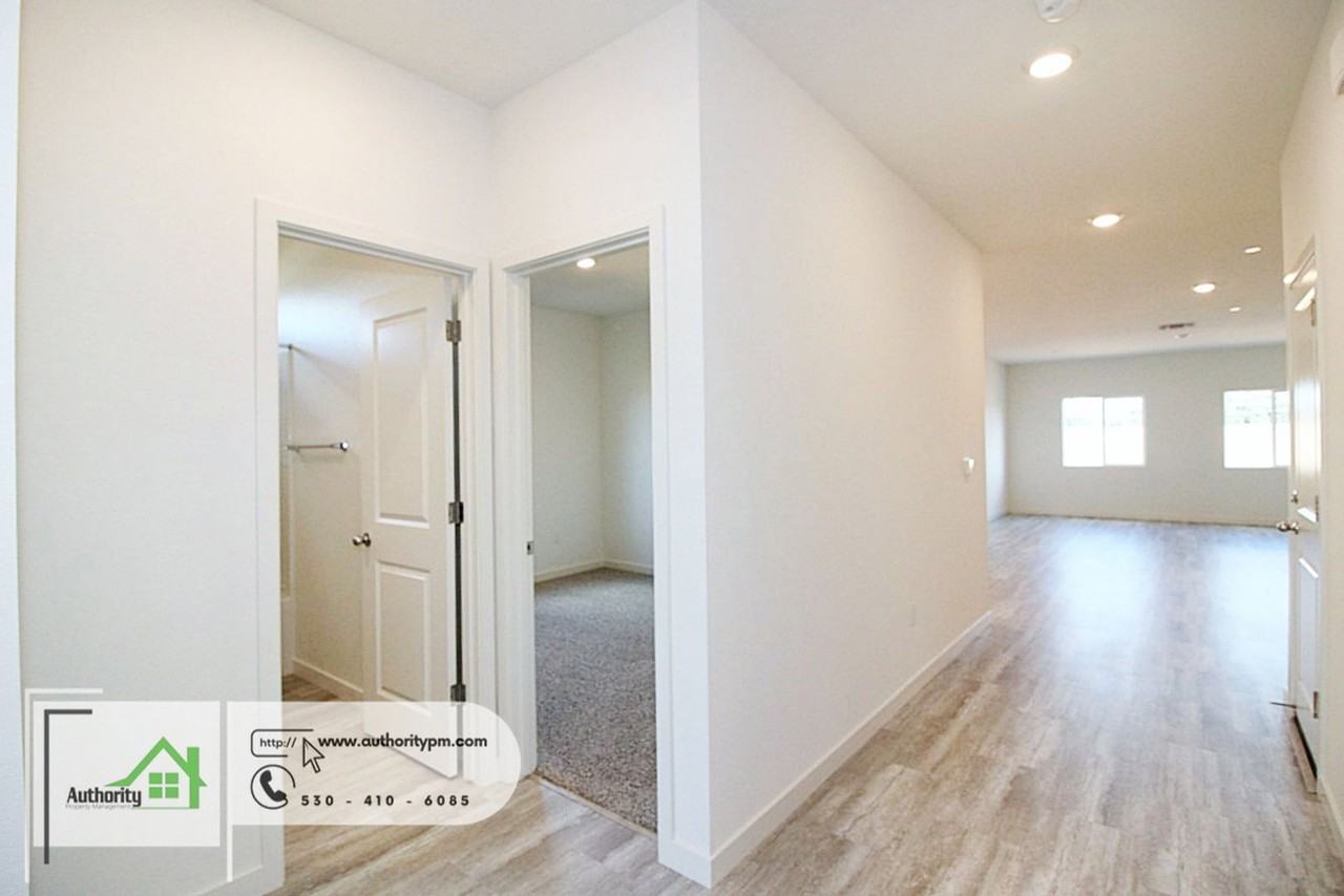 Hopkins Ave - Photo 4 of 20