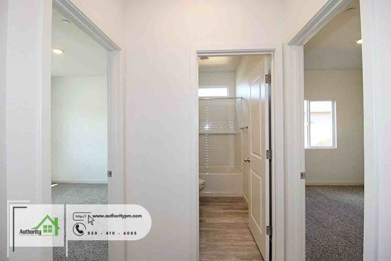 Hopkins Ave - Photo 5 of 20