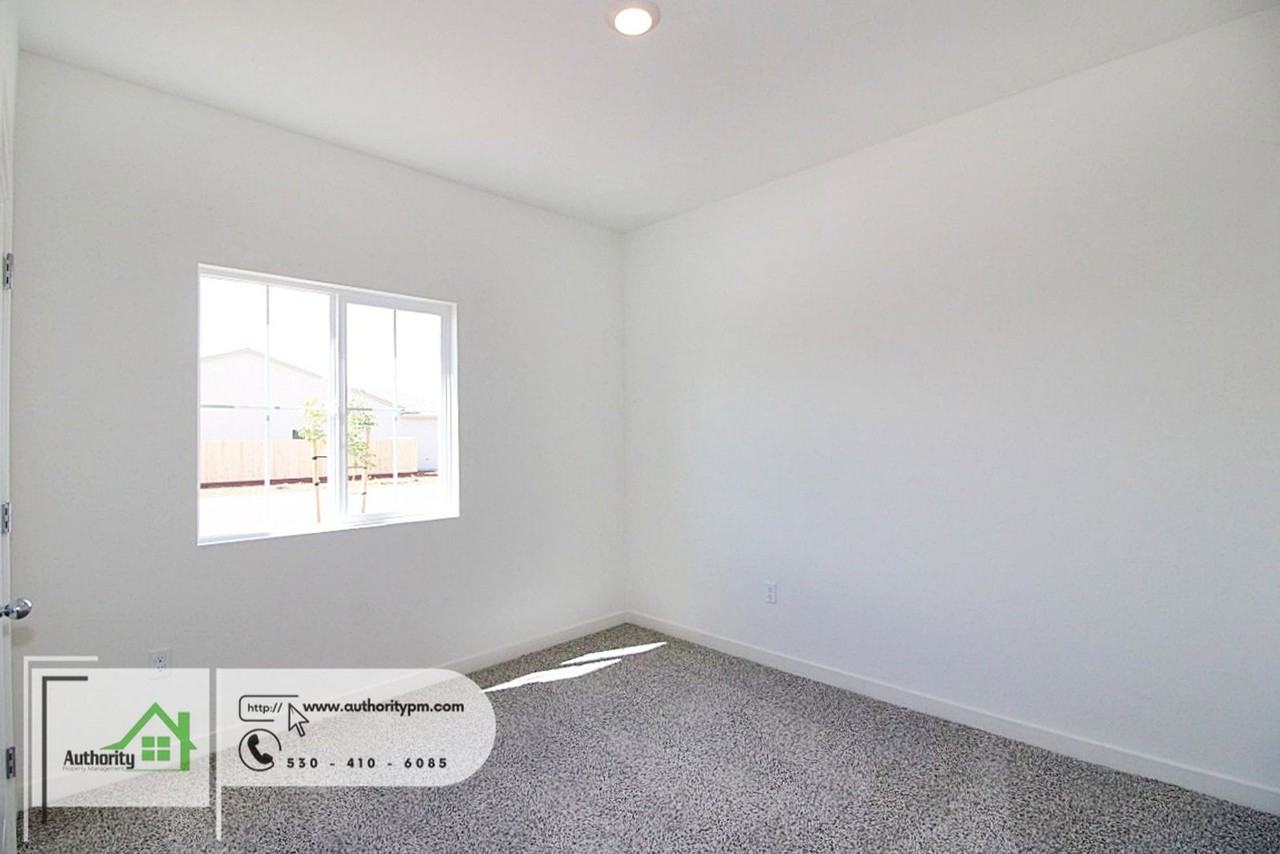 Hopkins Ave - Photo 6 of 20