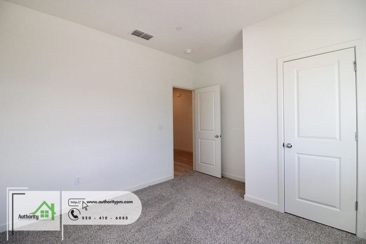 Hopkins Ave - Photo 7 of 20