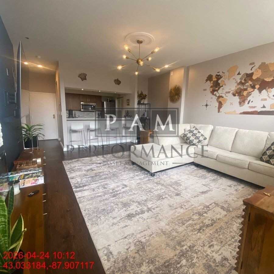 234 N Broadway - Photo 3 of 32