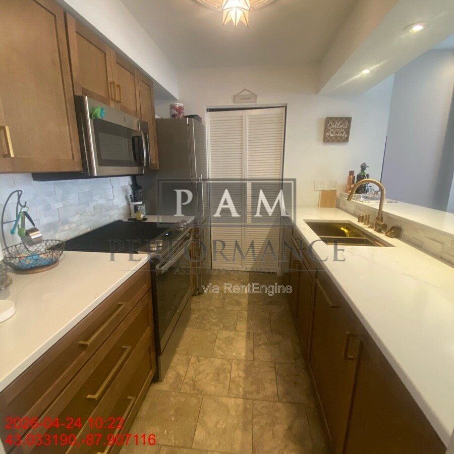234 N Broadway - Photo 6 of 32