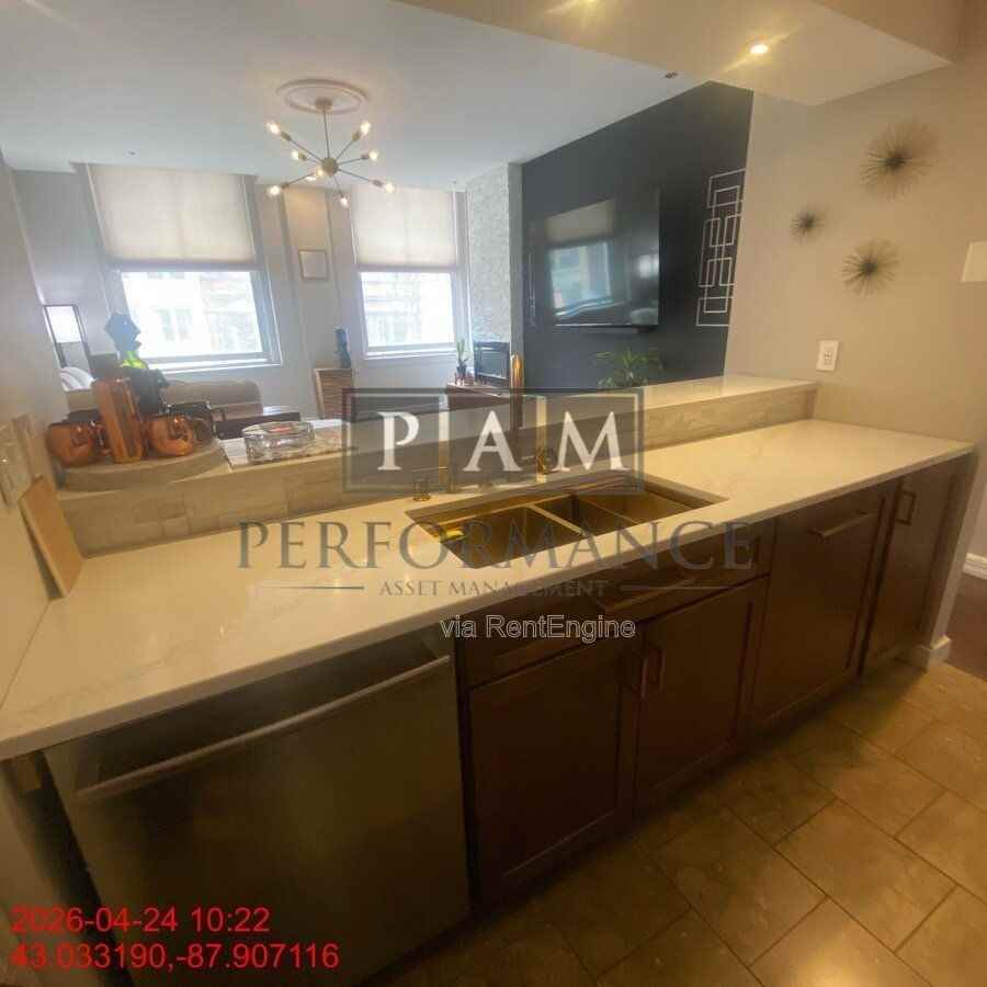 234 N Broadway - Photo 7 of 32