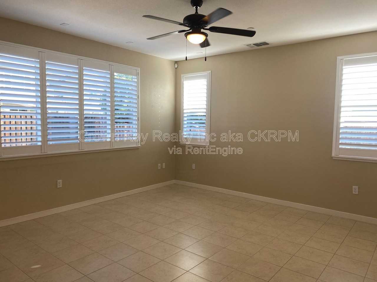 18344 Spence Ave - Photo 4 of 30