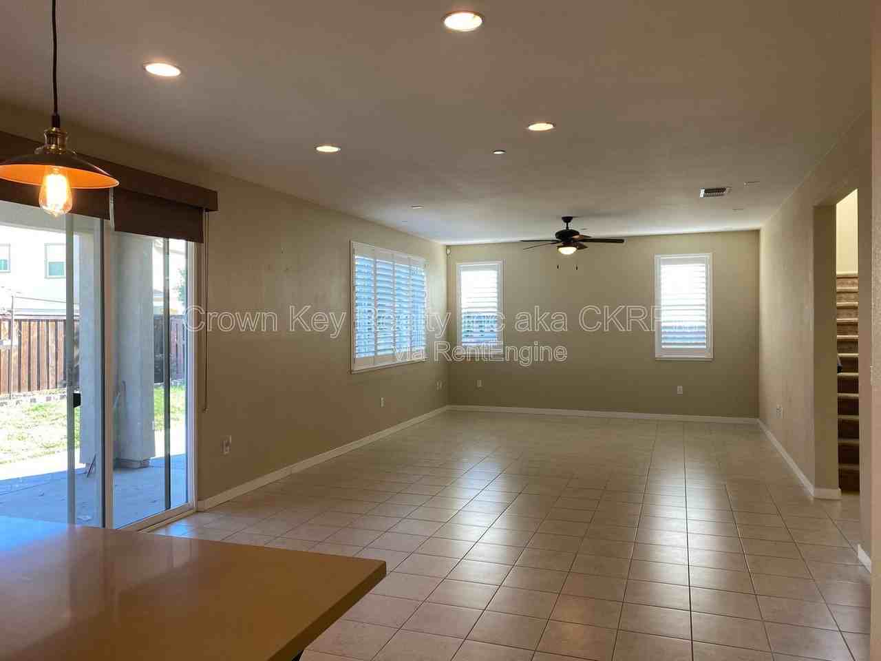 18344 Spence Ave - Photo 6 of 30