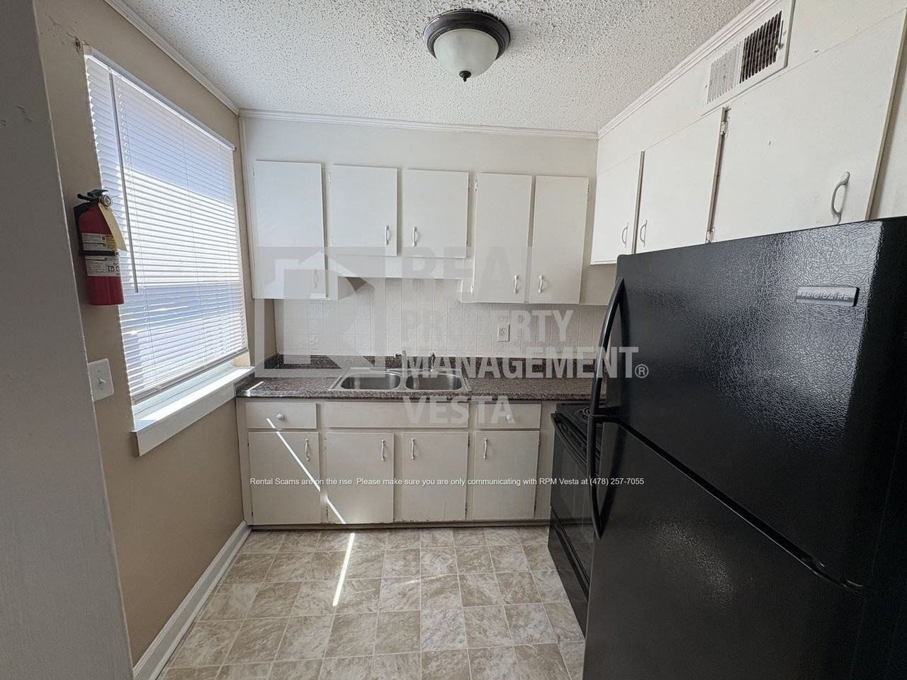 2140 Ingleside Ave #D1 - Photo 5 of 12