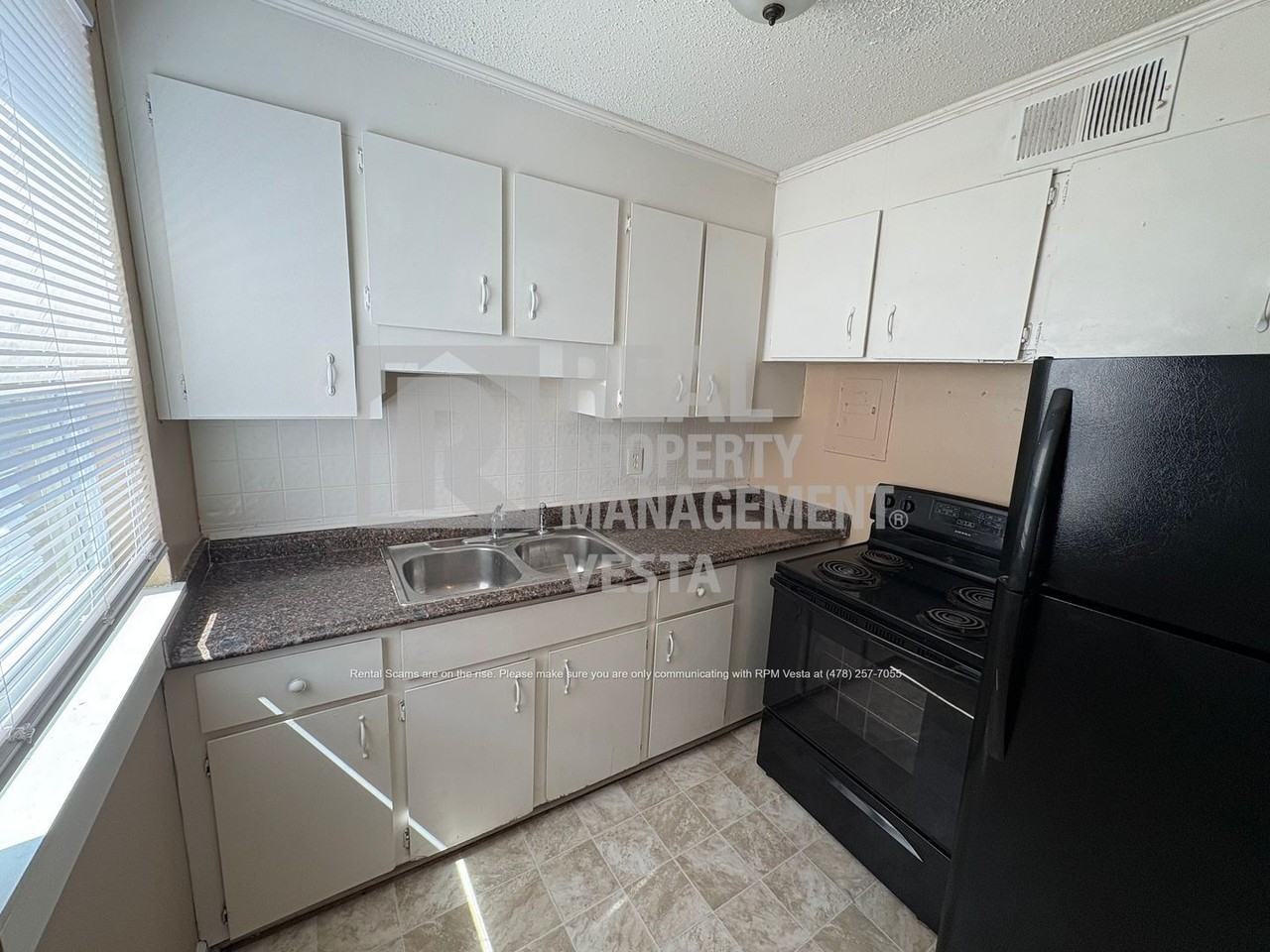 2140 Ingleside Ave #D1 - Photo 6 of 12