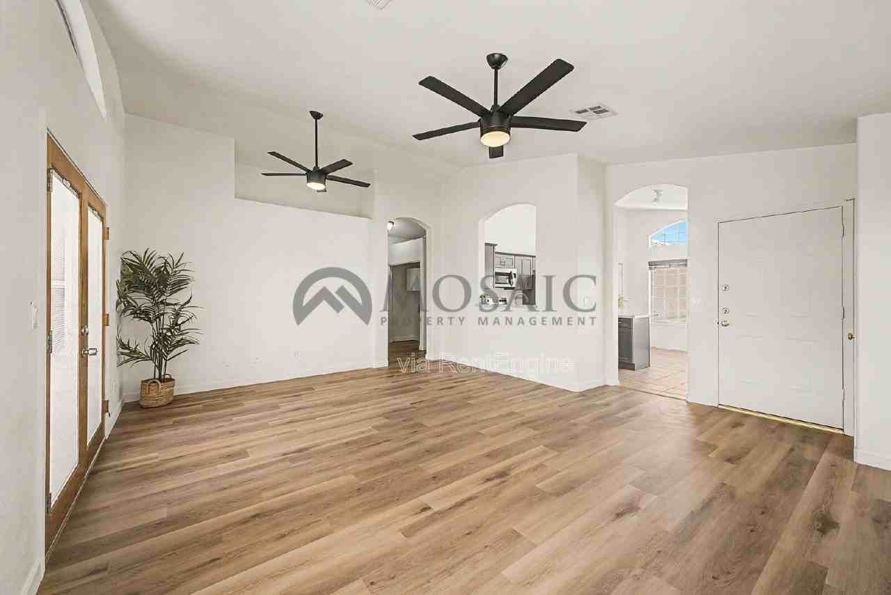 1271 W Gail Dr - Photo 7 of 31