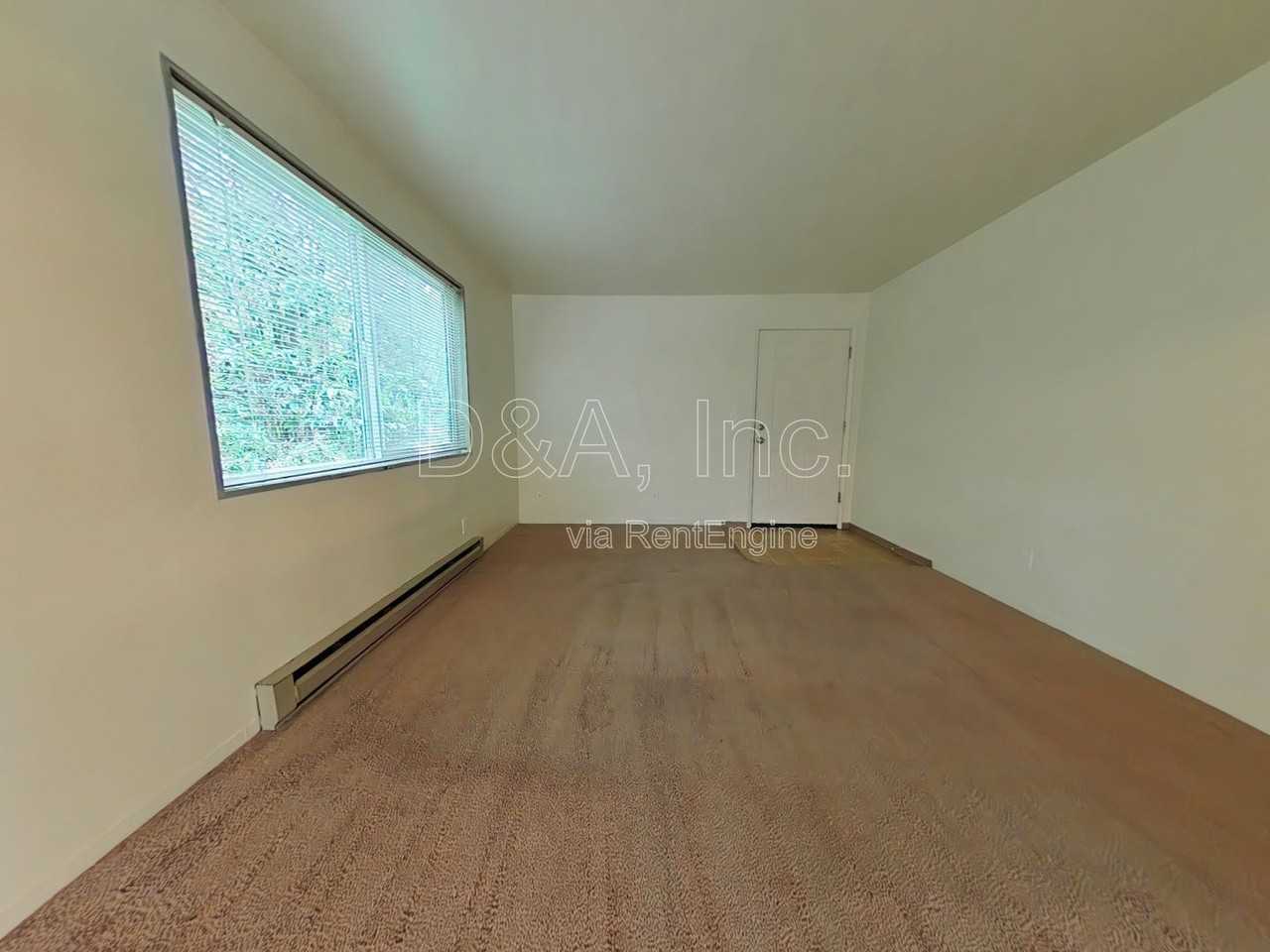 823 Nw 26th St - Photo 2 of 10