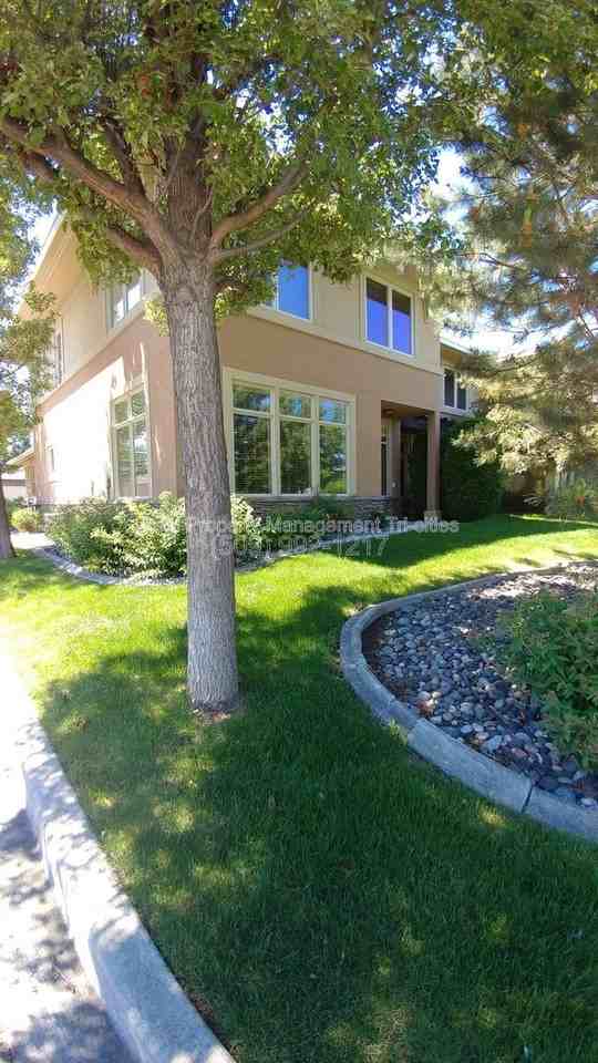 459 Columbia Point Dr - Photo 3 of 34