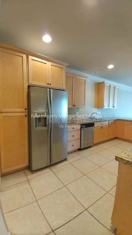 459 Columbia Point Dr - Photo 7 of 34