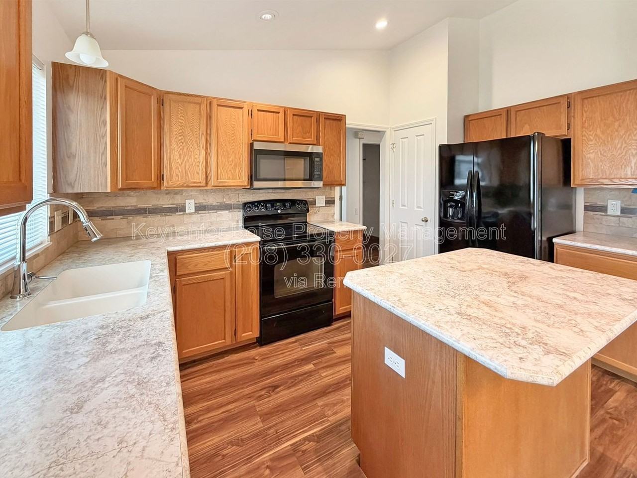 10251 W Susan Ct - Photo 3 of 20