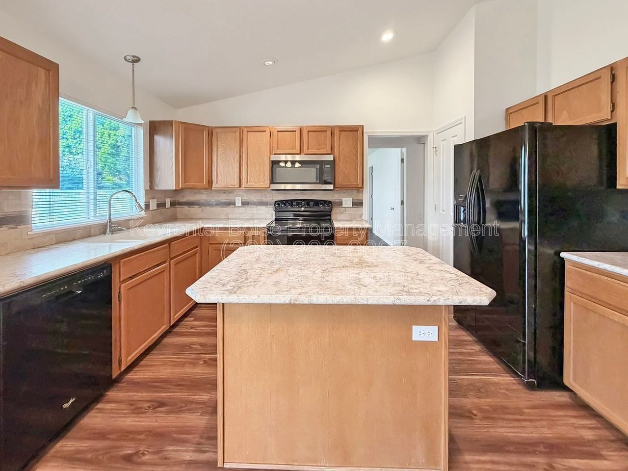 10251 W Susan Ct - Photo 4 of 20