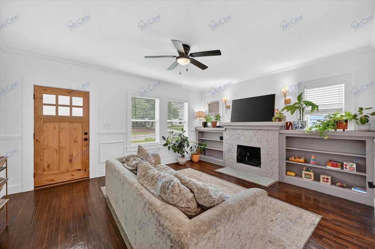 3320 Ryan Ave - Photo 3 of 21