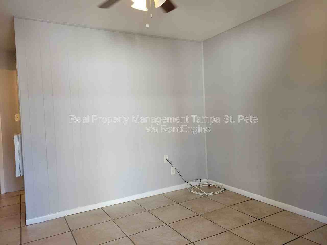 402 W Amelia Ave #C - Photo 3 of 15